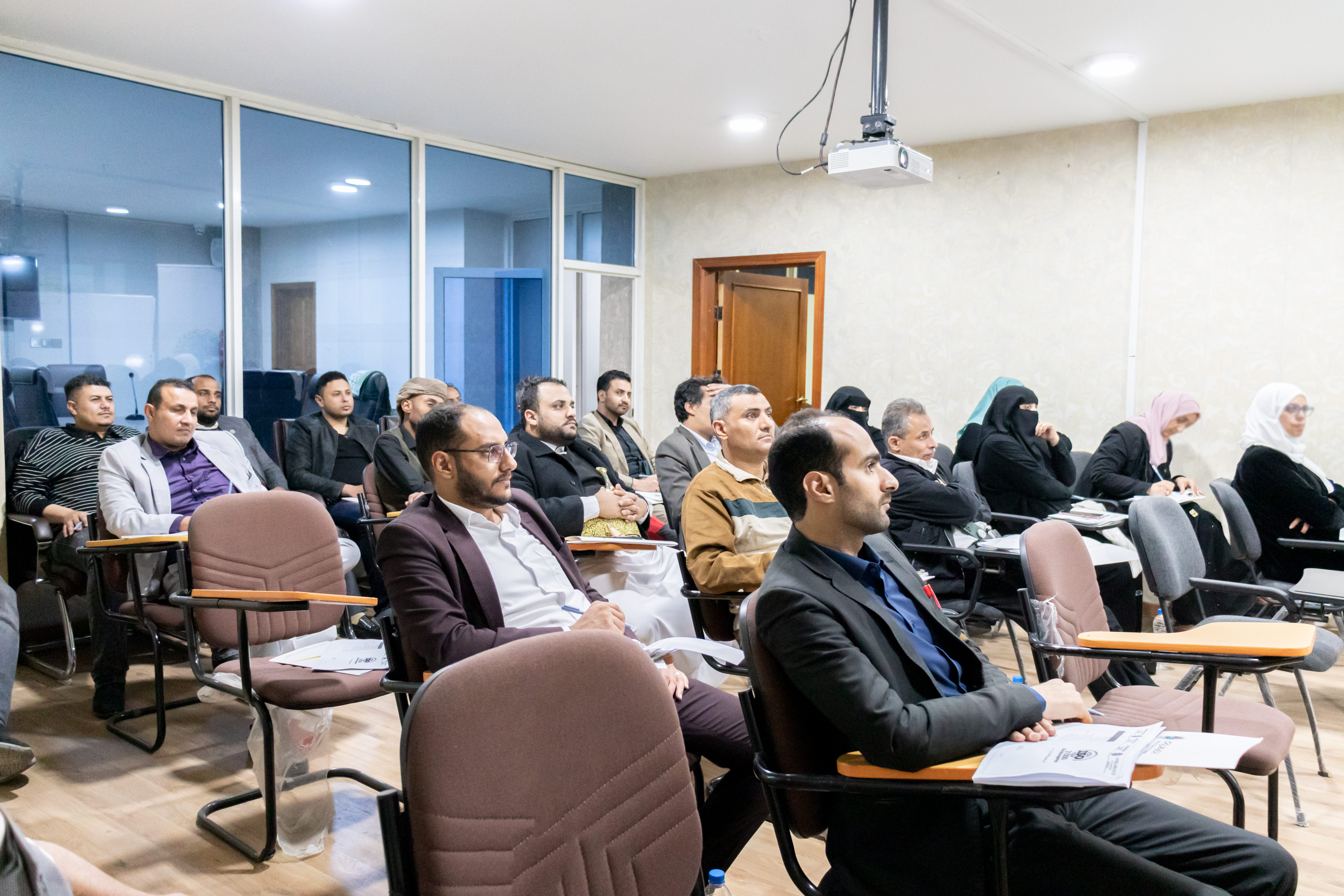 البنك الأهلي اليمني يعزز كفاءات موظفيه بدورة تدريبية متخصصة في إدارة المخاطر